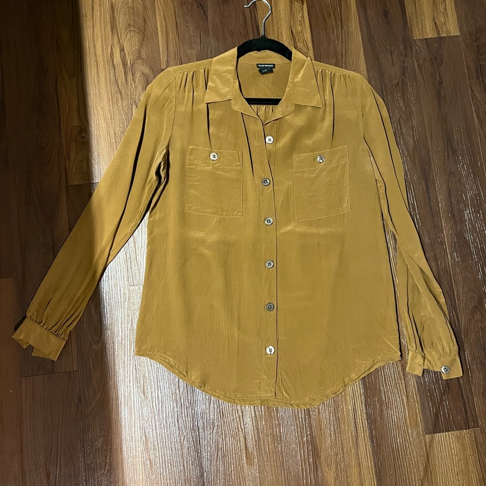 Club Monaco button up shirt small